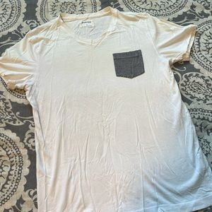 Men’s Pocket Detail V-Neck